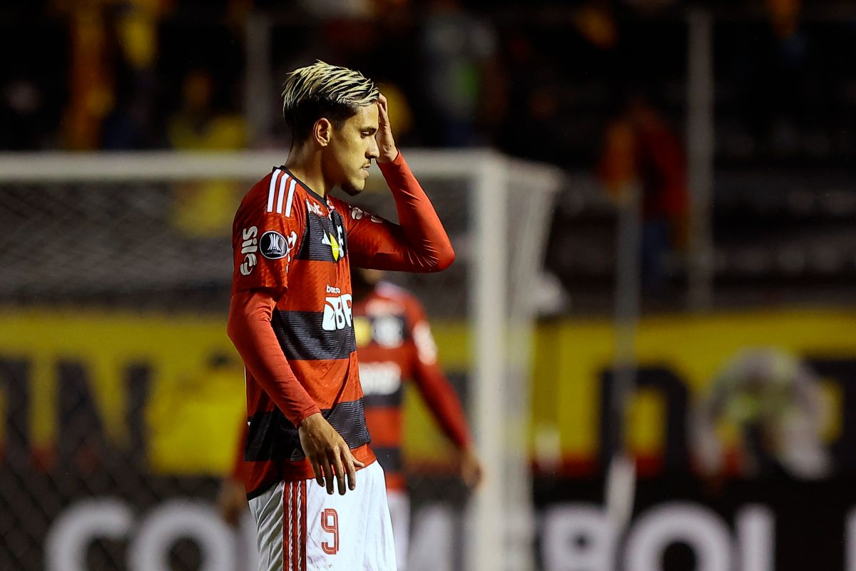 El delantero Pedro denunció la situación en redes sociales.