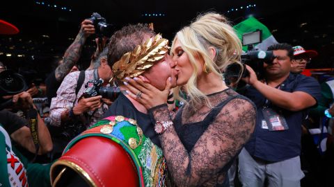 ZAPOPAN, MEXICO - MAY 06: Canelo Alvarez celebrates with his wife Fernanda Gomez after the fight for the Super Middleweight Championship against John Ryder at Akron Stadium on May 06, 2023 in Zapopan, Mexico. Alvarez defeated Ryder by unanimous decision. (Photo by Hector Vivas/Getty Images)