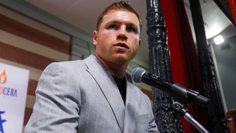 Saúl 'Canelo' Álvarez, boxeador mexicano y campeón unificado de peso supermediano.