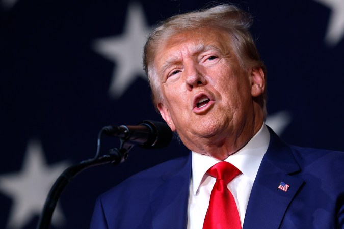 Trump niega haber actuado para revertir el resultado de las elecciones de 2020 en Georgia.
