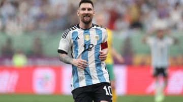 Lionel Messi con la selección de Argentina ante Australia.