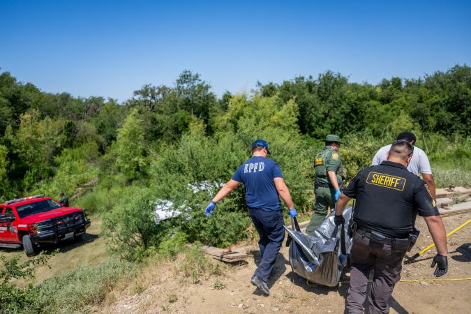 Las autoridades fronterizas reconocen un aumento reciente de muertes de inmigrantes y alertan del riesgo de altas temperaturas.