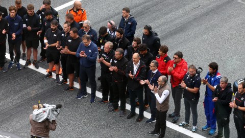 Minuto de silencio tras la muerte de Dilano van't Hoff.