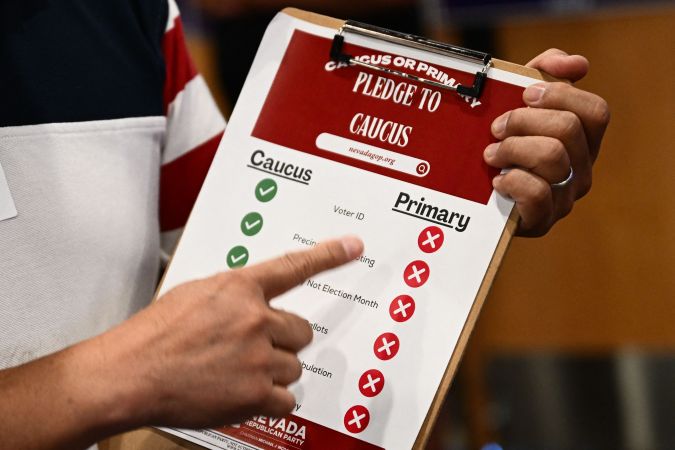 Información sobre caucus y trabajadores electorales fue entregada a voluntarios republicanos en Las Vegas.