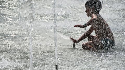 Varios países también registraron temperaturas que rompieron récords de calor en junio.
