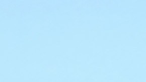 Dua Lipa causó furor en las redes sociales con el vestido que usó para la premier de la película 'Barbie'.