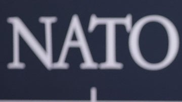 La OTAN evita invitar a Ucrania a unirse a la Alianza Atlántica pero promueve un mayor acercamiento