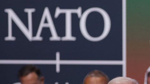 La OTAN evita invitar a Ucrania a unirse a la Alianza Atlántica pero promueve un mayor acercamiento