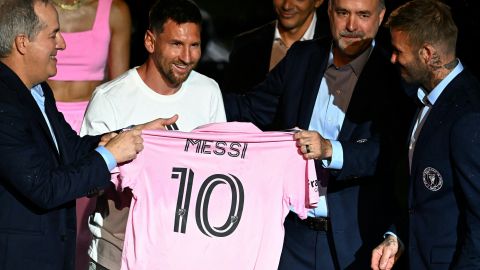 La camiseta de Messi será la más demandada para el intercambio.