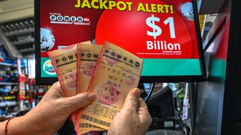 El premio mayor de Powerball alcanzó los mil millones de dólares para el sorteo del 19 de julio de 2023.