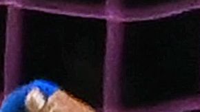 Lionel Messi, intenta superar al defensor de Cruz Azul, Carlos Salcedo y al mediocampista Kevin Castaño.