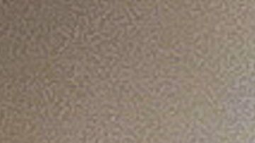 Humo saliendo de un complejo hotelero quemado durante un incendio forestal en la isla griega de Rodas.