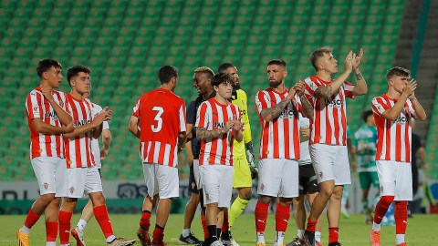 El Sporting de Gijón se despidió de México con una derrota.