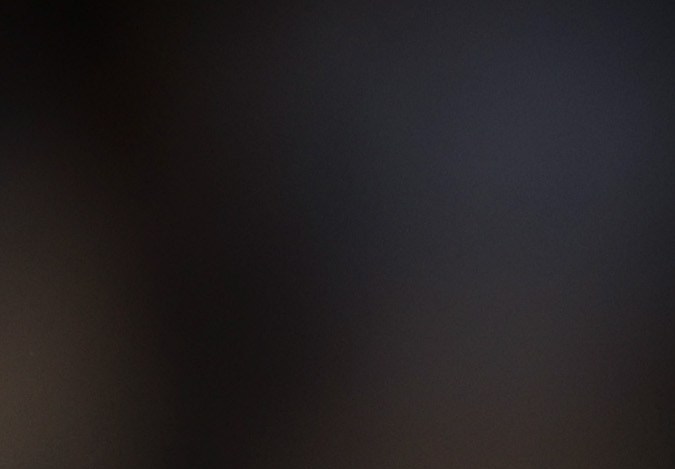 Carlos Alcaraz con el Trofeo individual masculino tras su victoria en la final contra Novak Djokovic. Foto: Julian Finney.