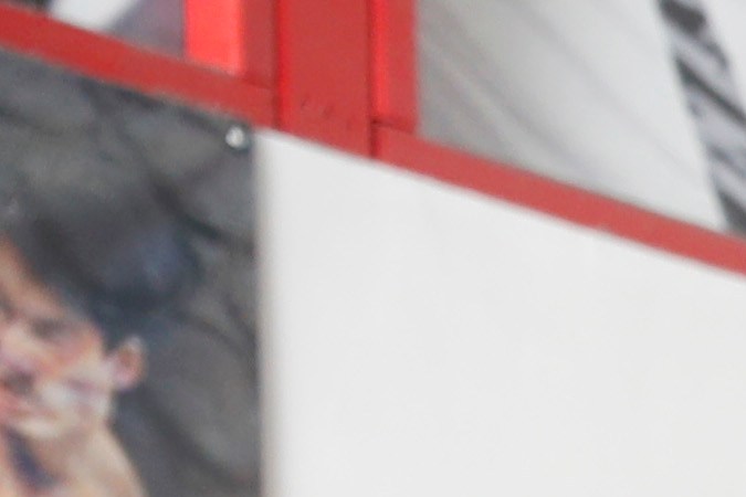 El invicto campeón de peso welter WBC/WBA y IBF Errol Spence Jr. (R) trabaja en su tiempo con el entrenador Derrick James durante un entrenamiento de medios en Fight Capital Gym el 20 de julio de 2023 en Las Vegas, Nevada. Spence tiene programado defender sus títulos contra el invicto campeón de peso welter de la OMB, Terrance Crawford, en el T-Mobile Arena el 29 de julio de 2023 en Las Vegas. Foto: Steve Marcus/Getty Images.