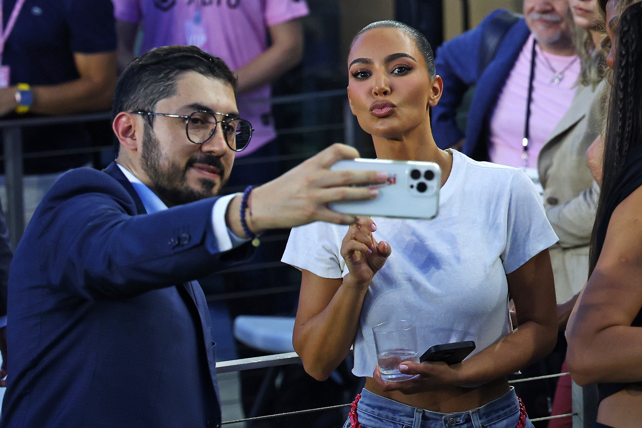 Após ver Messi, Kim Kardashian voou mais de 4 mil milhas para ver