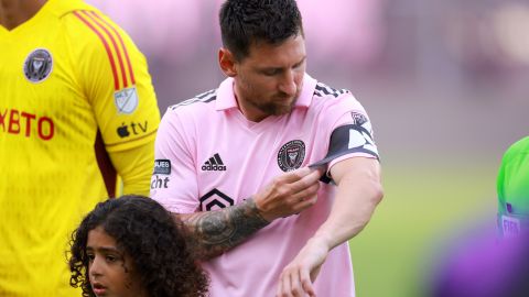 Messi y niño del protocolo de la Leagues Cup.