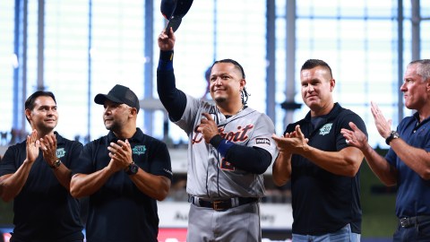 Cabrera recibió gran homenaje en Miami.