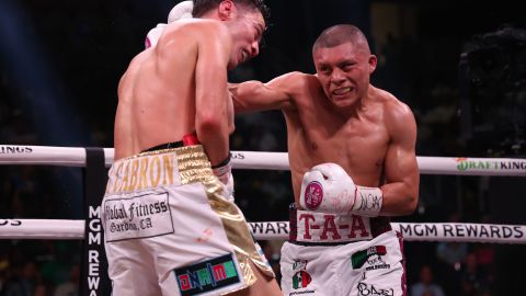 Isaac 'Pitbull' Cruz ante Giovanni Cabrera.