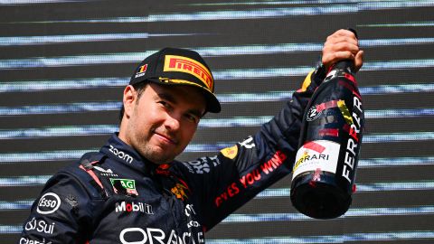 Sergio Checo Pérez está detrás de Max Verstappen en el campeonato.