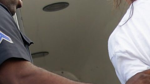 Arrestan a mujer tras intentar contratar en Miami a sicario para matar a niño de 3 años