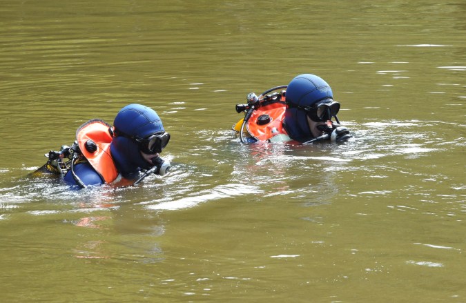Divers from the French gendarmerie search a lake on August 29, 2014 in Chenerailles, central France, after a 4-month-old baby went missing on August 27. Investigations to find a 4-month-old baby who has been missing since August 27 in the Creuse, central France, which the parents claim has been abducted by a stranger, remained unsuccessful on August 29. AFP PHOTO / THIERRY ZOCCOLAN (Photo credit should read THIERRY ZOCCOLAN/AFP via Getty Images)