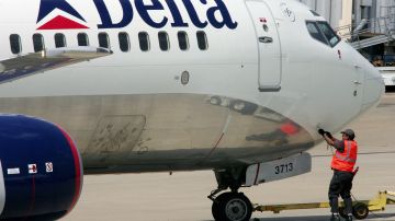 Pasajeros de un vuelo enfermaron por el calor mientras esperaban que despegara el avión en Las Vegas