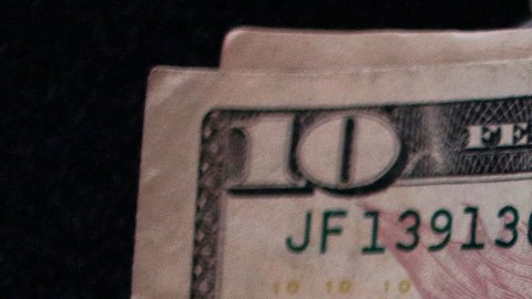 El peso mexicano logró cerrar la semana con ganancias ante el dólar estadounidense.