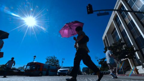 La ola de calor extrema tiene en alerta al menos a 25 estados.