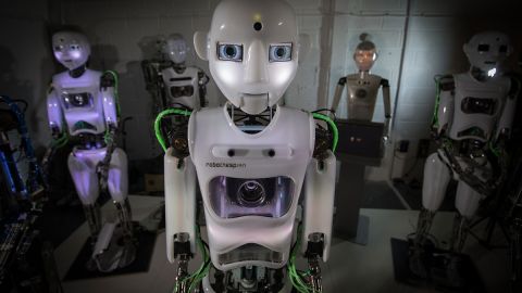 Robots e inteligencias artificiales muestran su lado más humano en la cumbre de la ONU