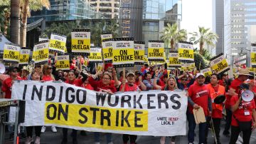 Se estima que hay unos 15,000 trabajadores en huelga en el sur de California.