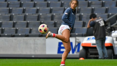 Nikkole Teja en uno de los entrenamientos con Necaxa.