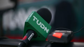 Imagen de referencia de un micrófono de TUDN, cadena para la que trabajó Jorge Berry.