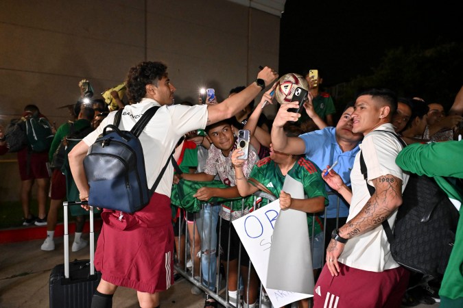 Dallas, Texas a 6 de Julio de 2023. Guillermo Ochoa de la selección nacional de México a su llegada al hotel de concentración en la ciudad de Dallas, para enfrentar los cuartos de final de la copa oro 2023.
Foto/Imago7/ Etzel Espinosa.
