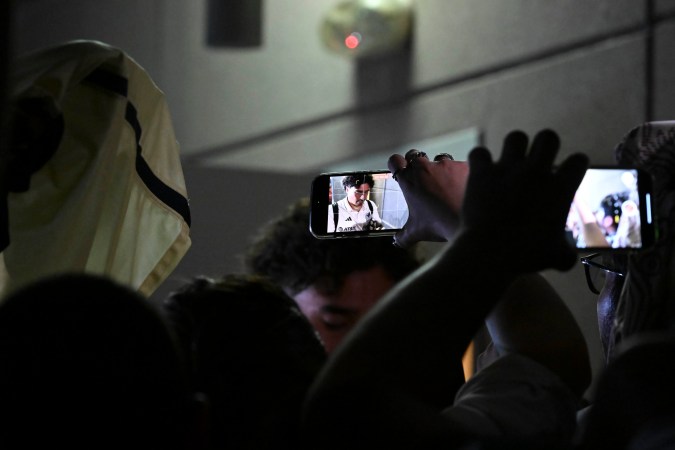 Dallas, Texas a 6 de Julio de 2023. Guillermo Ochoa de la selección nacional de México a su llegada al hotel de concentración en la ciudad de Dallas, para enfrentar los cuartos de final de la copa oro 2023.
Foto/Imago7/ Etzel Espinosa.