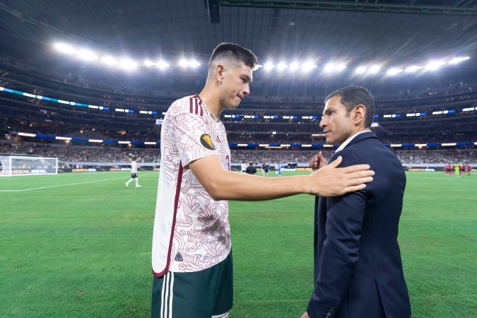 Lozano está a un paso de conquistar la Copa Oro. Imago7/ Rafael Vadillo.