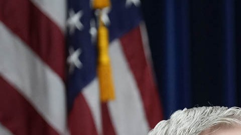 James Comer está empecinado en descubrir porque la familia Biden recibió dinero de compañías rusas