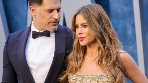 Sofía Vergara y Joe Manganiello en la fiesta Vanity Fair de los Premios Oscar 2023.