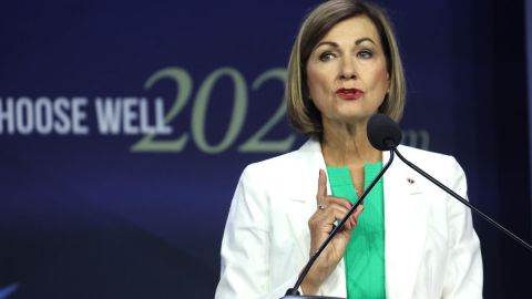 Kim Reynolds responderá al llamado del gobernador Greg Abbott