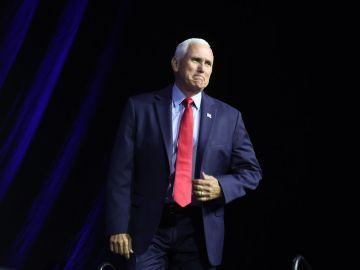Mike Pence es un aspirante que apoya la prohibición del aborto