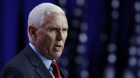 Mike Pence aprieta el paso con su campaña rumbo a las primarias