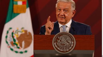 AMLO dice que México estará dentro de las 10 mejores economías del mundo y llama a fortalecer el orgullo mexicano