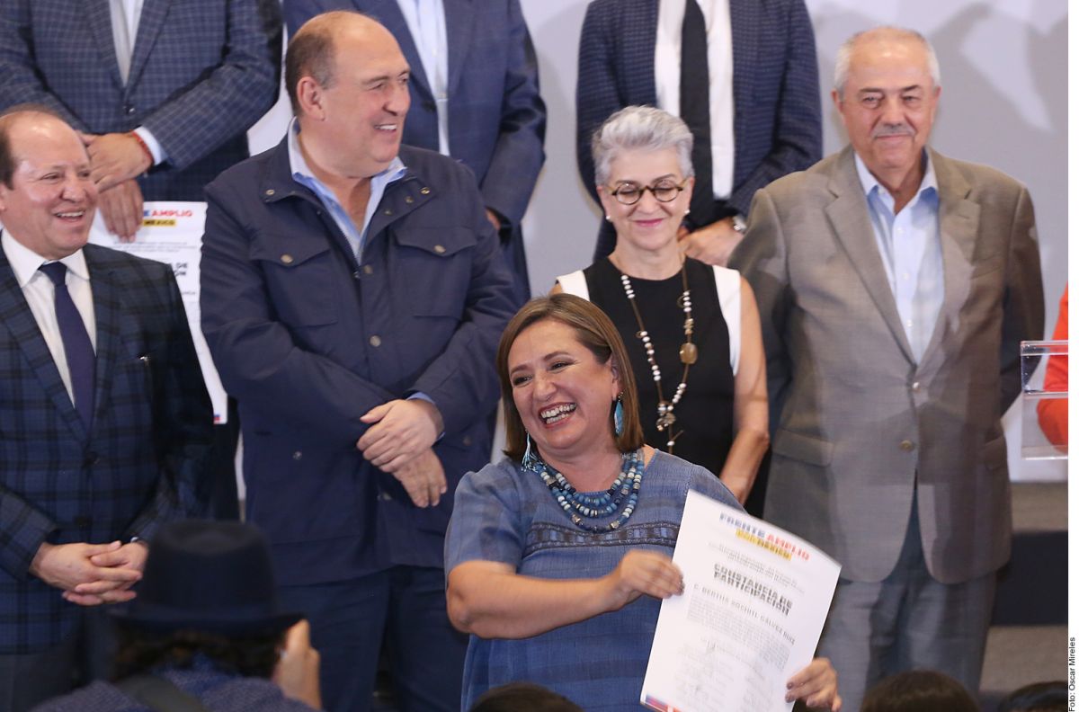 Political parties opposed to AMLO register an alliance with the INE and select 13 candidates for the presidency of Mexico