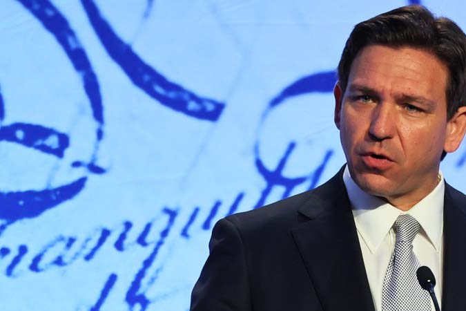 Ron DeSantis se mantiene rezagado en la contienda