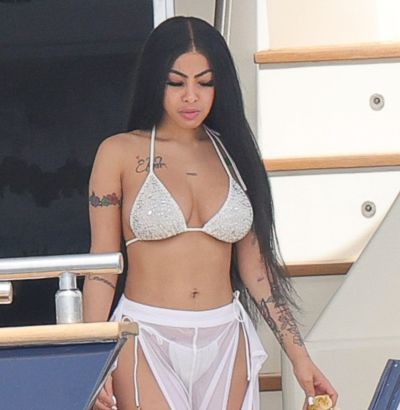 Yailin ‘La Más Viral’ corre en topless y de espaldas en bikini de hilo