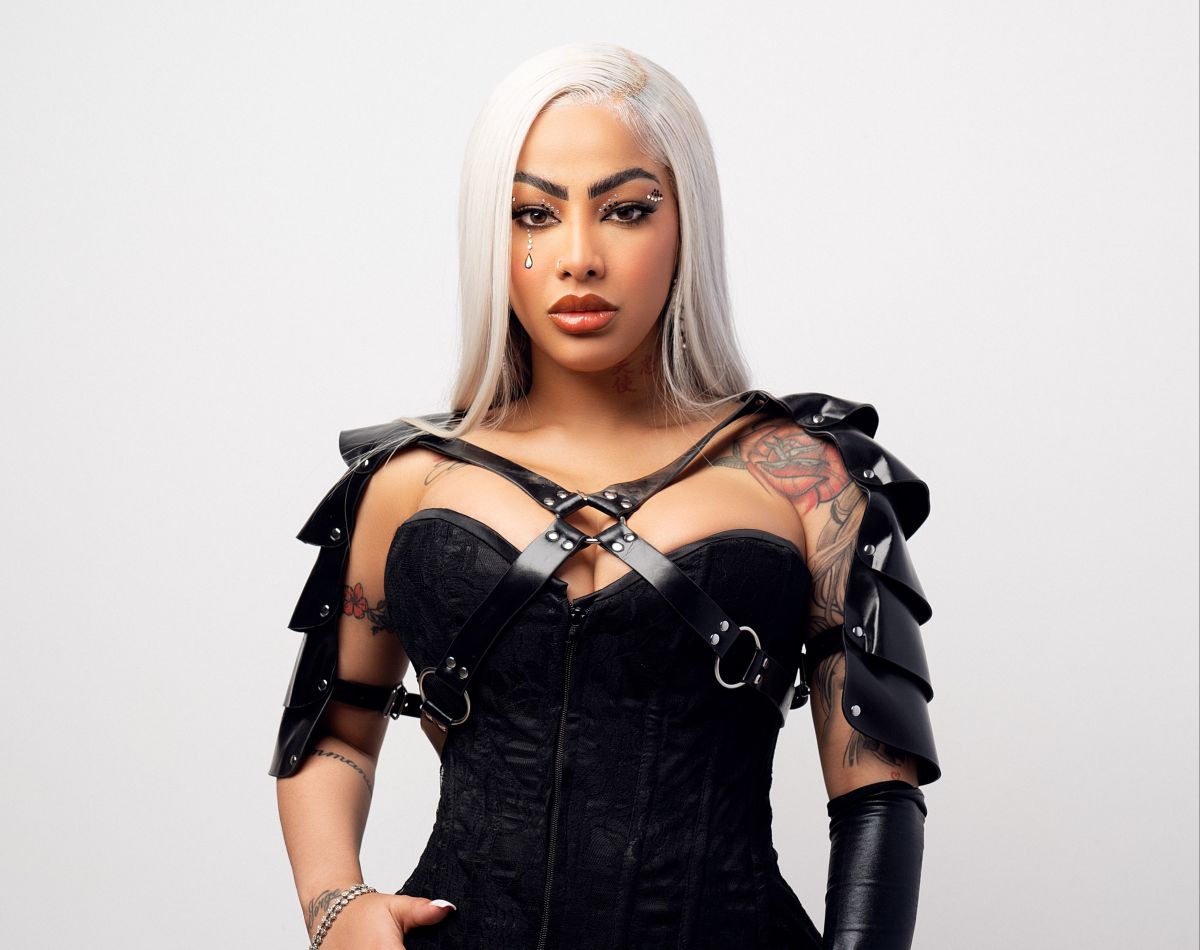 Yailin la más viral lanza jabón íntimo, “Flor”, y lo muestra casi todo