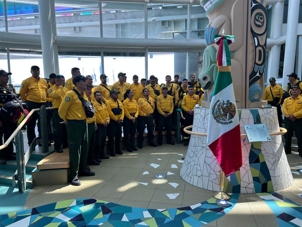 Ante emergencia por incendios a Canadá, México envía un nuevo contingente de bomberos