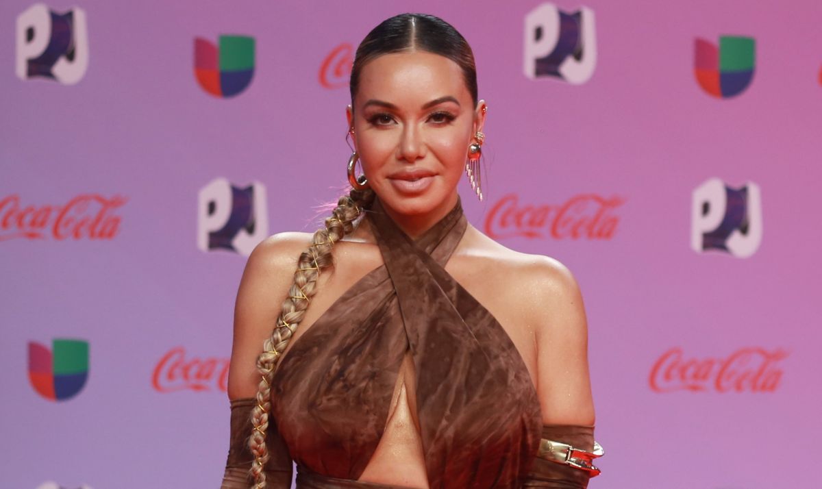 Chiquis Rivera se dejó ver mientras celebraba en compañía de su prometido Emilio Sánchez.