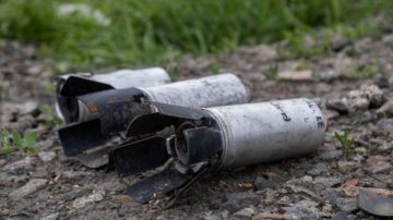 Restos de bombas de racimo en la localidad de Slatino, Ucrania, hallados tras combates con el ejército ruso.