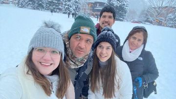 "Estaban muy felices de hacer el viaje juntos": qué se sabe de los 5 miembros de una familia mexicana que murieron al estrellarse el helicóptero que los llevó al Everest